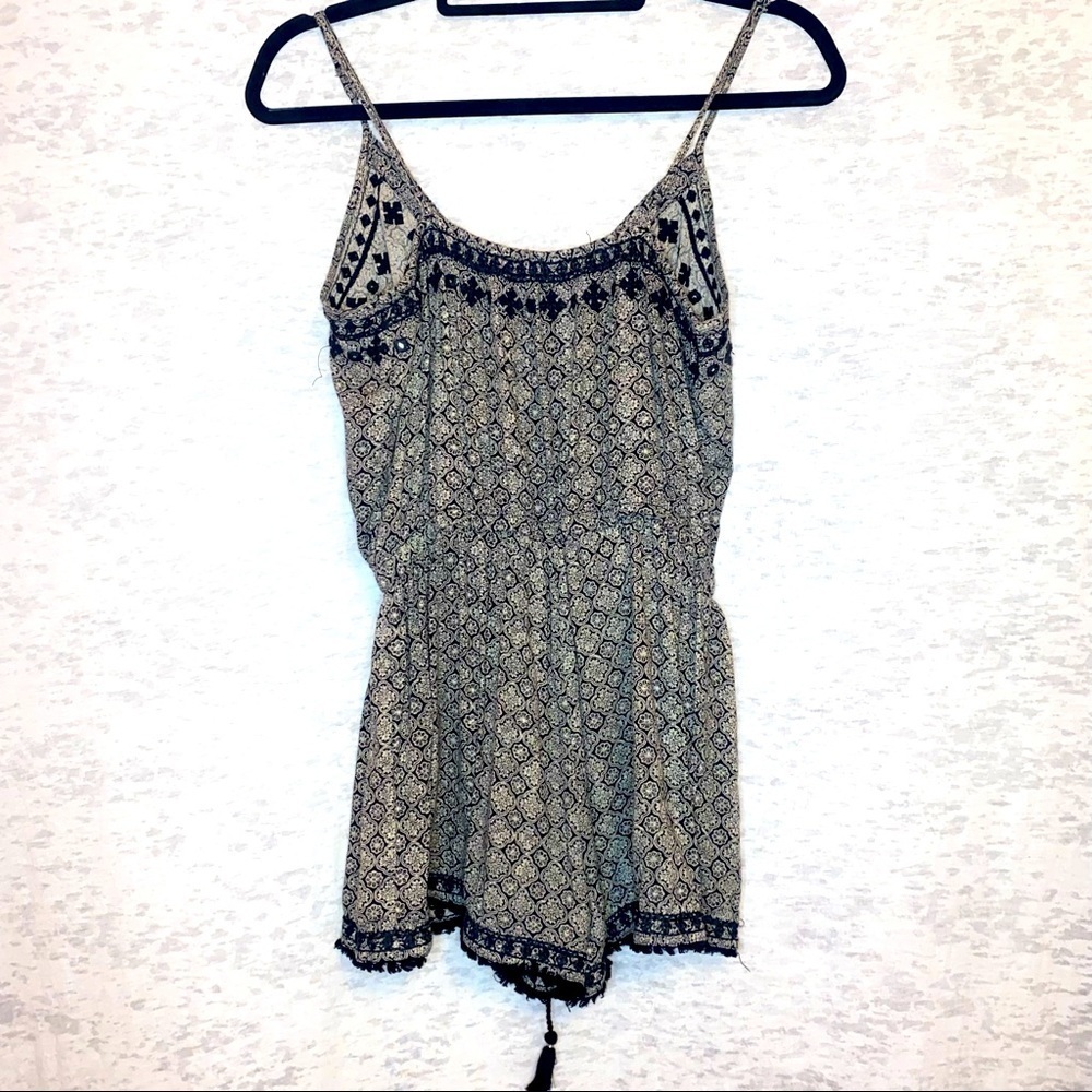 American Eagle Outfitters Boho Chic Mixed Grey Black Printed Romper Size Small - Picture 3 of 9